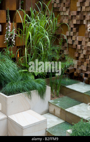 Jardin design avec plantes en pot Banque D'Images