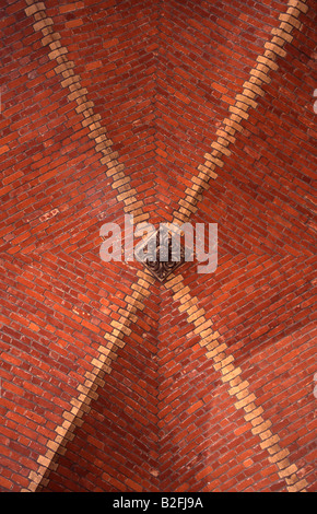 Plafonds voûtés en briques, l'hôtel de ville d'Ypres, Belgique, Europe Banque D'Images