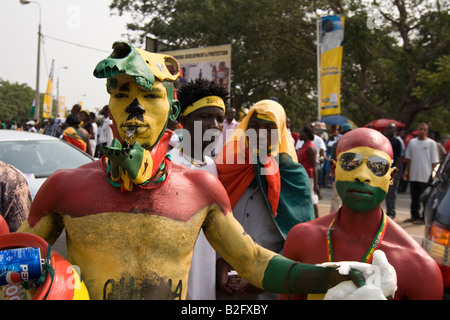 Les hommes peinte en couleurs du Ghana à Accra pour coupe d'Afrique des Nations de football tournament Banque D'Images