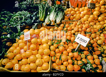 Fruits et légumes italiens market stall Banque D'Images