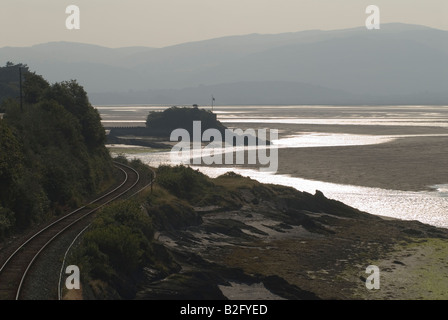 Près de Aberdovey Aberdyfi Gwynedd UK côte ouest du pays de Galles. Ligne de chemin de fer, la voie le long de la côte Banque D'Images