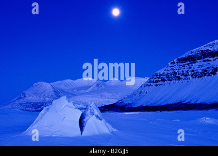 Lac Akkajaure lune soir paysage de neige hiver Laponie Suède norrbotten Sjoefallet np le Parc National de Stora Banque D'Images