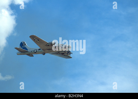 B17 'Flying Fortress' en vol Banque D'Images