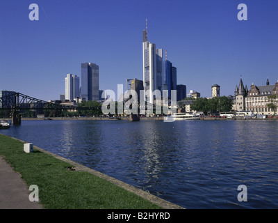 Géographie / voyages, Allemagne, Hesse, Francfort-sur-le-Main, vue sur la ville / paysages urbains, vue sur la rivière Main, horizon, Banque D'Images