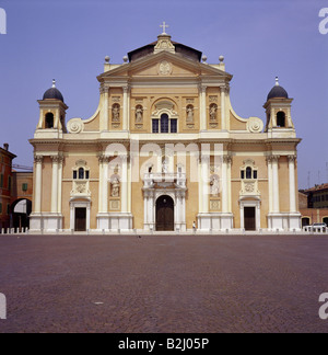 Géographie / voyages, Italie, Emilie-Romagne, Carpi, places, la Piazza Martiri, square, l'église, Banque D'Images