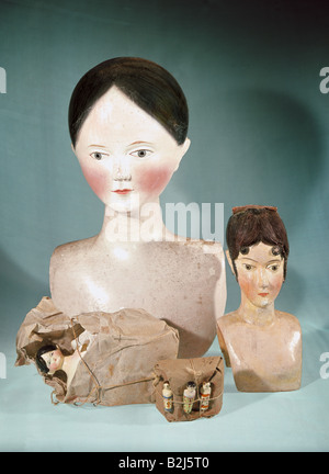 Jouets, poupées, têtes de poupées, bois, sculpté, peint, Oberammergau, Allemagne, début du XIXe siècle, musée d'histoire locale d'Oberammergau, historique, historique, jouet, peuple, Banque D'Images