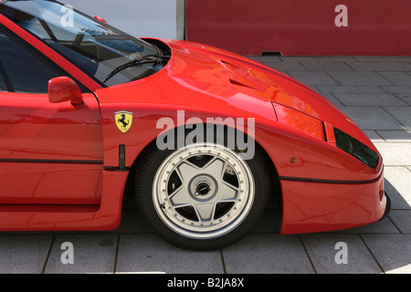 Le profil avant close up of red Ferrari F40 Banque D'Images