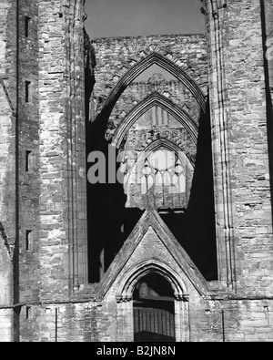 Géographie / voyages, Grande-Bretagne, Pays de Galles, villes, Tintern, bâtiments, ruine cloître, Abbaye de Tintern, vue extérieure, années 1950, Banque D'Images