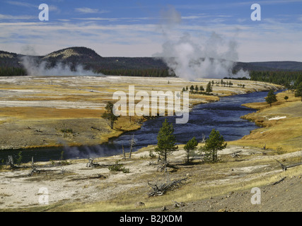 Géographie / voyages, USA, Wyoming, des paysages, le Parc National de Yellowstone, rivière Firehole et Midway Geyser Basin,-Additional-Rights Clearance-Info-Not-Available Banque D'Images