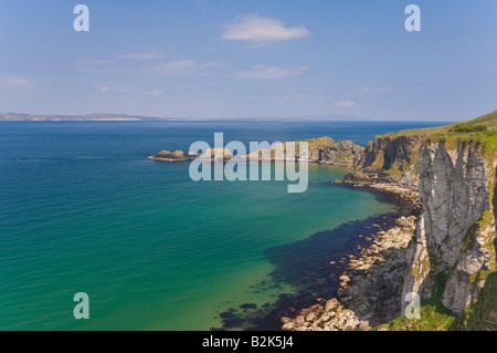 L'île de Carrick et calcaire pointe larrybane bay County Antrim Irlande du Nord UK GB EU Europe Banque D'Images