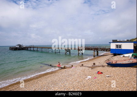 Totland Bay Waterfront dans Île de Wight, Royaume-Uni Banque D'Images