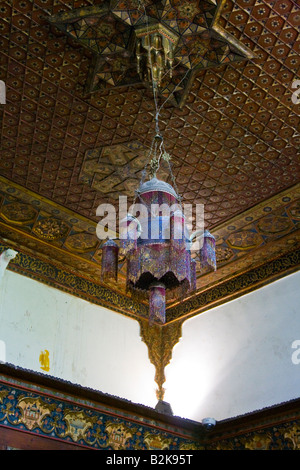 Plafond en bois orné au Palais Azem dans la vieille ville de Damas en Syrie Banque D'Images