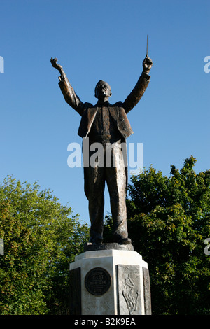 Statue du compositeur Gustav Holst dans les jardins impériaux à Cheltenham, Royaume-Uni Banque D'Images