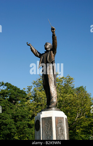 Statue du compositeur Gustav Holst dans les jardins impériaux, Cheltenham, UK Banque D'Images