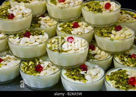 Bols de crème glacée à l'intérieur Bekdach Glacier dans la vieille ville de Damas en Syrie Banque D'Images