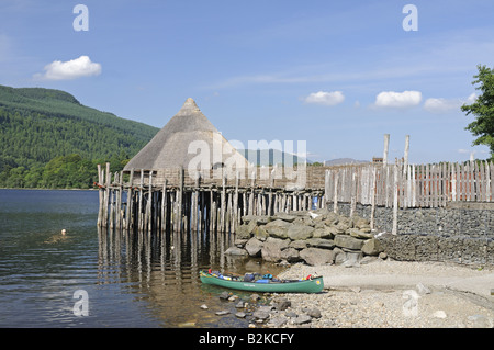 L'alt à Crannog Caber na à l'extrémité est du Loch Tay, près de Kenmore Perthshire Banque D'Images