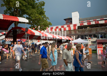 Entrée de pavillon et piste de course de Saratoga tribune Saratoga Springs dans l'État de New York Banque D'Images