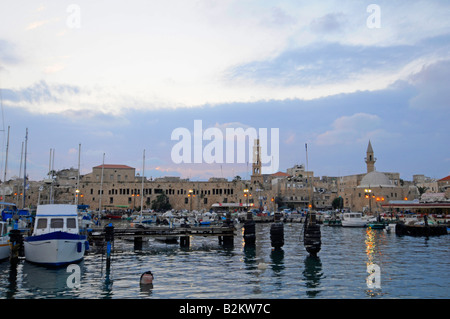 Une vue sur le port dans la ville d'Acre, en Israël. Banque D'Images