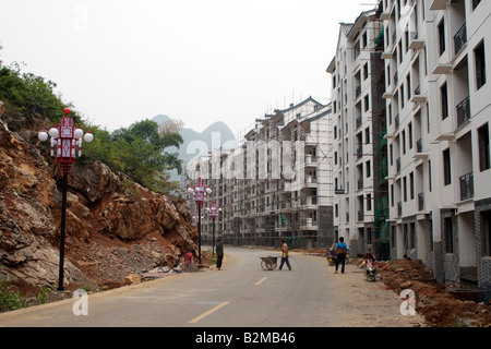 Bâtiments en construction pour l'industrie du tourisme Chine Guangxi Yangshuo Banque D'Images