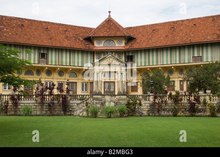 Le style Arts and Crafts Architecture de l'hôtel particulier Loke Alan restauré construit en 1924, Gurney Drive, Penang, Malaisie Banque D'Images