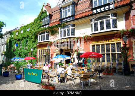 La Tasca Restaurant, Tombland, Norwich, Norfolk, England, United Kingdom Banque D'Images