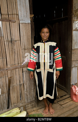 Une femme Lahu noir en costume traditionnel Banque D'Images