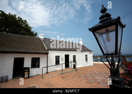 Ligne Groomsport cockle cottages dans le comté de Down en Irlande du Nord Banque D'Images