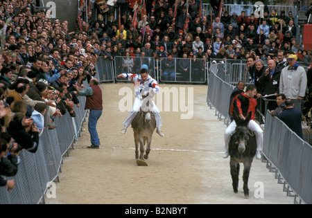 Fête de saint Joseph et de l'âne palio, Torrita di Siena, Italie Banque D'Images