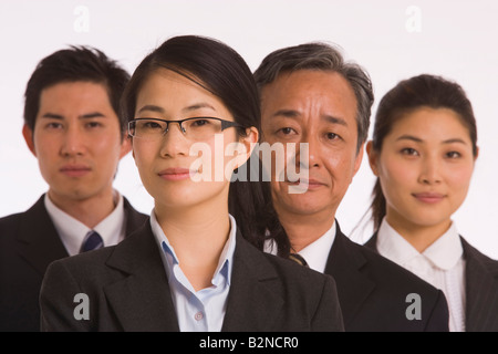Close-up de deux hommes d'affaires avec deux Banque D'Images