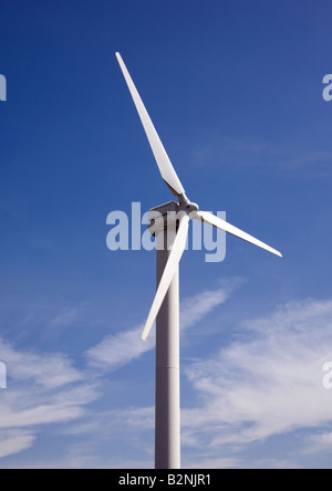 Une éolienne Vestas diversifiée fournissant l'énergie renouvelable au parc Clough de charbon, près de Cliviger, Burnley, Lancashire, Angleterre Banque D'Images