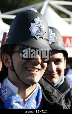 Fans de rugby italien à Rome pour le match des six nations Banque D'Images