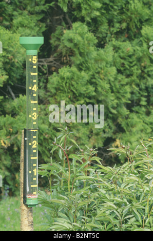 CLOSE-UP DE PLUVIOMÈTRE Banque D'Images