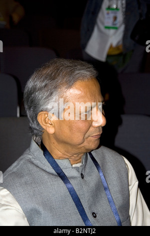 La Lauréate du prix Nobel de la Paix 2006 Muhammad Yunus ITU Telecom Asia Hong Kong de la banque Grameen Banque D'Images