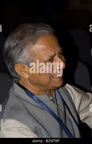 La Lauréate du prix Nobel de la Paix 2006 Muhammad Yunus ITU Telecom Asia Hong Kong de la banque Grameen Banque D'Images