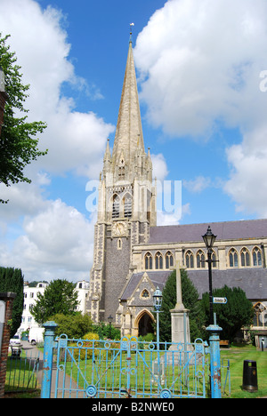 L'église paroissiale de St Martins, Dorking, Surrey, Angleterre, Royaume-Uni Banque D'Images