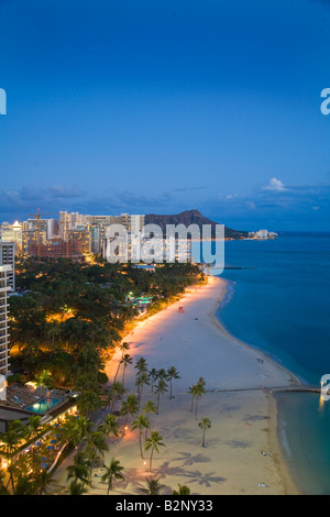 La plage de Waikiki Honolulu Oahu Hawaii Banque D'Images