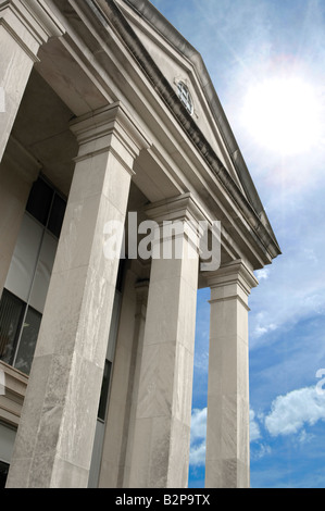 Court House avec colonnes hautes Banque D'Images