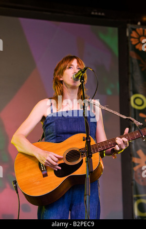 Beth Orton performing live at The Big Chill Festival 2008, Eastnor Castle Herefordshire Banque D'Images