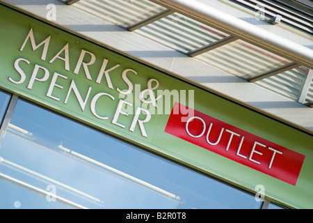 Marks and Spencer Magasin Signe, Lowry Designer Outlet Mall Banque D'Images