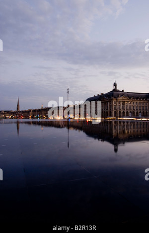 Europe France Bordeaux Place de la Bourse nuit Banque D'Images