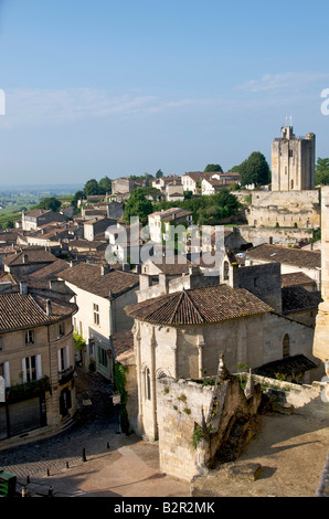 Village de Saint Emilion, Gironde, Aquitaine, France, Europe Banque D'Images