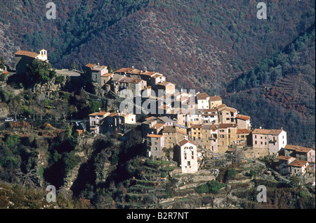 Village perché médiéval de Thiéry Tinee valley Alpes-Maritimes 06 parc national du Mercantour Paca France Europe Banque D'Images