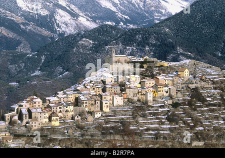 Petit village perché d'Ilonse Alpes-Maritimes 06 parc national du Mercantour Paca France Europe Banque D'Images