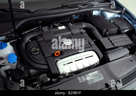 2008 Volkswagen Golf Mk VI engine Banque D'Images