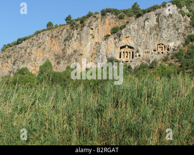 Rois des tombes dans la falaise Kaunos Dalyan Turquie Banque D'Images