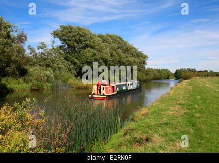 Barge Canal sur la rivière Thames près de Newbridge Oxfordshire England UK Banque D'Images