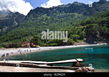 La crique de Cala Tuent, Mallorca, Espagne. Banque D'Images