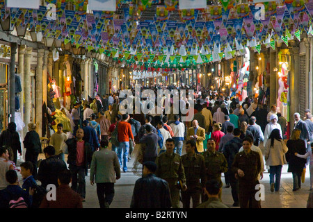 L'intérieur du Souk Hamidiyya dans la vieille ville de Damas en Syrie Banque D'Images