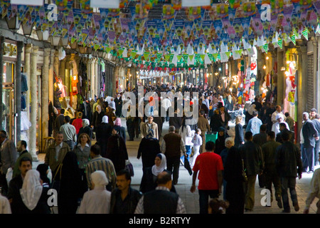 L'intérieur du Souk Hamidiyya dans la vieille ville de Damas en Syrie Banque D'Images