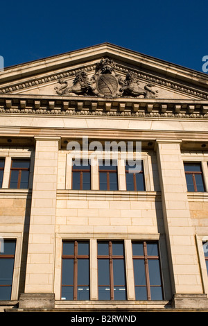 Un détail de la façade de l'immeuble du ministère des Finances de l'État dans la Neustadt de Dresde. Banque D'Images